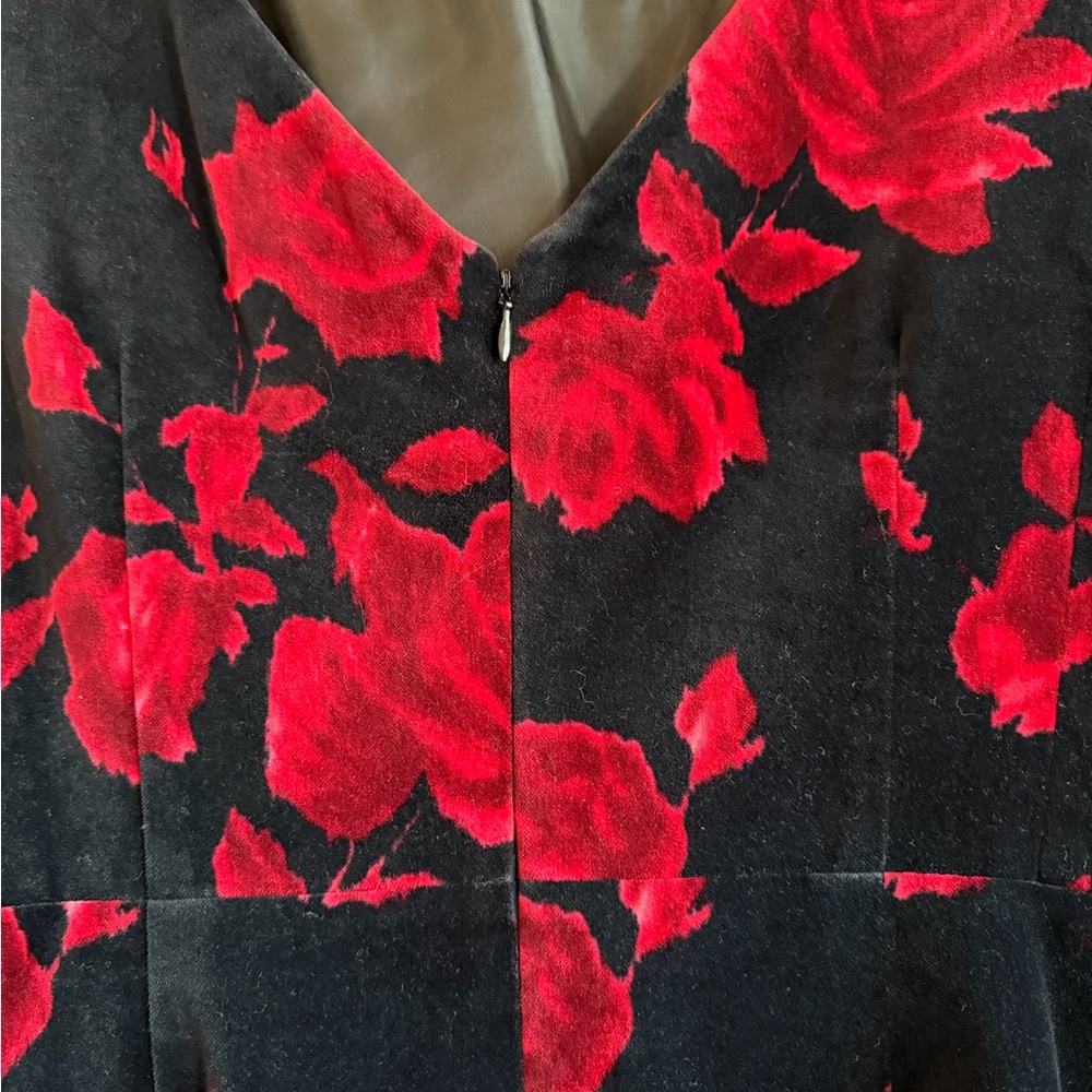 Talbots Sleeveless Black Red Rose Print Velvet Sheath Dress Size 12 - Picture 5 of 6
